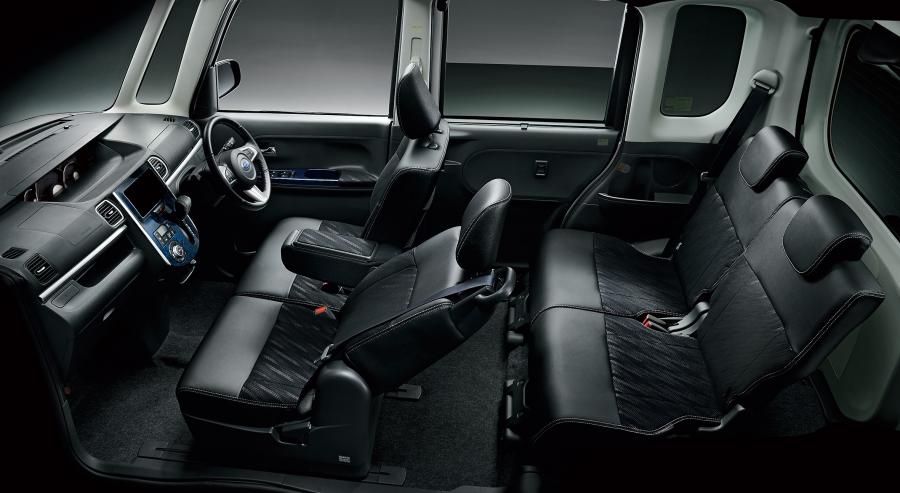 Интерьер Subaru Chiffon Custom 2016 года  (фото 2 из 5)